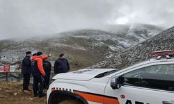 Donmak Üzereyken Bağ Evine Sığınan Dağcı Kurtarıldı