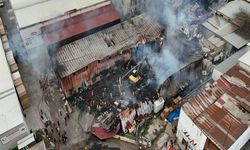 Alevler Sanayi Sitesini Sardı: İzmir’de 7 Dükkan Zarar Gördü