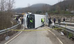 Yalova'da İşçileri Taşıyan Servis Aracı Devrildi: Can Kaybı Var