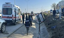 Minibüs Ve Otomobilin Çarpıştığı Kazada 8 Kişi Yaralandı