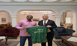 Bakan Bolat Kamerun Futbol Federasyonu Başkanıyla Görüştü