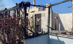 Evleri Kül Oldu: Komşular Mağdur Çifti Yalnız Bırakmadı