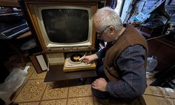 Geçmişin Sesi Onda Saklı: 40 Yıllık Antika Radyo Tamiri