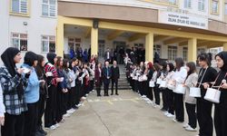 Liselilerden Geri Dönüşüm Orkestrası: Atıklar Müziğe Dönüştü