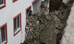 Trabzon’da İstinat Duvarı Çöktü, 2 Daire Hasar Gördü