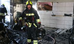 Ev ve Yanındaki Mobilya Atölyesi Yangında Kullanılamaz Hale Geldi