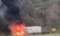 Rize Karadeniz Sahil Yolu’nda TIR Yangını