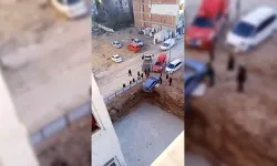 Otomobiliyle İnşaat Çukuruna Düşmekten Son Anda Kurtuldu