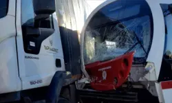 Samsun'da Tramvay Ve Kamyon Çarpıştı: 3 Kişi Yaralandı