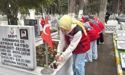 Yalova'da Şehit Kabirlerine Bayram Temizliği
