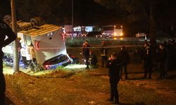 Antalya'da İnfaz Koruma Memurlarını Taşıyan Araç Devrildi: 16 Yaralı