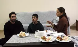 Evde Eğitim Alan Ali’nin Doğum Günü Kutlandı