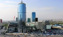 Ankara'da Bir AVM 18 Yaşının Altındakilerin Hafta Sonu Velisi Olmadan Girişlerini Yasakladı