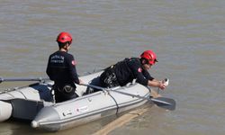 Ayağına Misina Dolanan Martı İtfaiye Tarafından Kurtarıldı