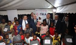 Bakan Bolat Kamerun’da: Sokak Çocukları İçin Kurulan Atölyeyi Ziyaret Etti