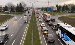 Bursa-Ankara Kara Yolunda Bayram Dönüşü Trafik Yoğunluğu