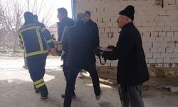 Depoda Duvar Çöktü: Elini Makineye Kaptıran İşçi Yaralandı