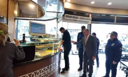 Mersin Akdeniz’de Bayram Öncesi Tatlı Denetimi Yapıldı