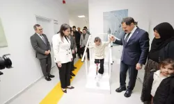 Depremzede Zeynep Özel Protezle İlk Adımlarını Attı