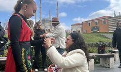 Edirne’de ‘Baba Marta’ Etkinliği Düzenlendi, Bileklikler Dağıtıldı