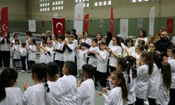 Eski Milli Sporcu Çocukları Tenisle Buluşturuyor