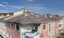 Yangında Bayılıp Mahsur Kalan Kadını İtfaiye Ekipleri Kurtardı