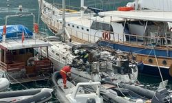 Muğla Fethiye'de Bağlı Bulunan Yelkenli Tekne Küle Döndü