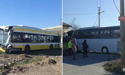 Belediye Otobüsü İle Servis Çarpıştı 17 Kişi Yaralandı