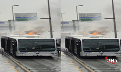 Şişli Metrobüste Yangın: Yolcular Tahliye Edildi