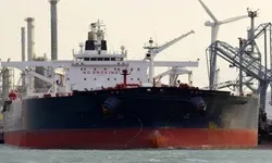 Saldırıya Uğrayan Tanker Türkeli Demirleme Sahası'na Çekildi