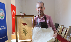 Talas'taki Tarihi Konakta Geleneksel Kağıt Üretimi