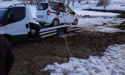 Hafif Ticari Araç Devrildi: Aynı Aileden 4 Yaralı