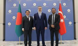 Bakan Hakan Fidan Bangladeşli Mevkidaşı İle Bir Araya Geldi