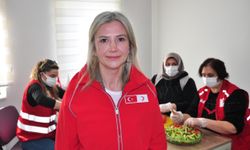 Kızılay’ın Gönüllü Kadınları İhtiyaç Sahiplerine İftar Hazırladı