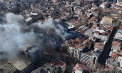 İş Merkezinde Yangın Paniği: 2 Kişi Dumandan Etkilendi