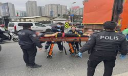 İBB’ye Ait Kamyonun Çarptığı Skuter Sürücüsü Ağır Yaralandı