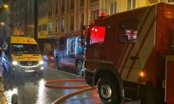 İstanbul Bahçelievler’de Hurdalıktan Yükselen Alevler Yan Binaya Sıçradı