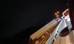 TEM Otoyolu Büyükçekmece Mevkiinde TIR Devrildi