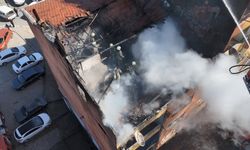 Esenler’de Çatı Katı Yangını Söndürüldü