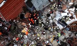 İstanbul Fatih’te Çöken 2 Binadaki Kurtarma Çalışmaları Dronla Havadan Görüntülendi