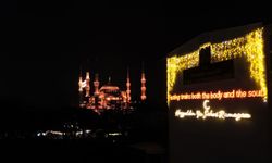 İstanbul'da Bazı Okullar Ramazana Özel Renklendirildi