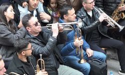 İzmir'de Arife Çalgısı Geleneği: Sokaklarda Bayram Coşkusu