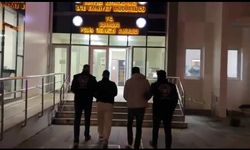 İzmir'de Kendilerini Polis Olarak Tanıtan Gaspçılar Yakalandı