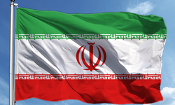 İran ABD Ve İsrail Hedeflerine Binlerce Füze Fırlattı