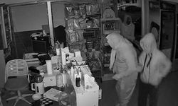 Sivas'ta Kadın Kılığına Giren Hırsızlar Yakalandı