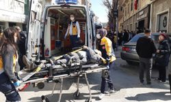 Kırmızı Işıkta Kaza Yapan Araç Yayaların Arasına Daldı: 5 Yaralı