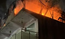 Kocaeli’de Apartmanın Çatı Katında Yangın