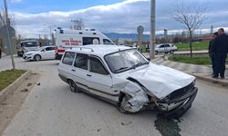 Kütahya'da İki Otomobil Çarpıştı: 2 Yaralı