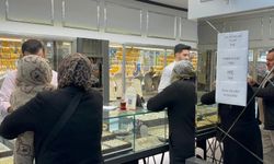 Kuyumcu Satacak Altını Kalmayınca Dükkanına 'Olsa vallahi satacağız' Yazısı Astı