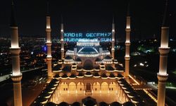 Gönüller Aynı Saf’ta: Kadir Gecesi’nin Nurunda Manevi Buluşma